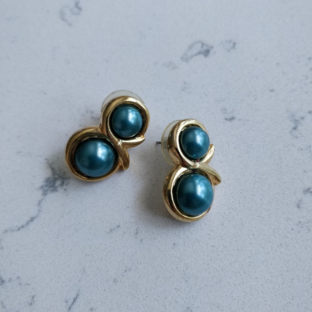(3/$15) Vintage figure 8 earrings